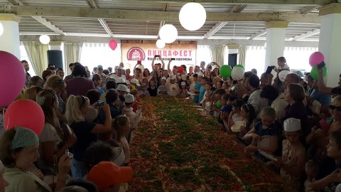 «Пиццаферст» в ресторане «Джотто». Самая большая пицца России, выпеченная детьми