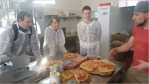 Представители компании «Дымов» посетили пицца-школу